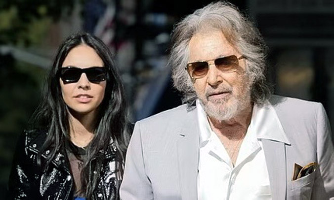 'Bố già' Al Pacino chia tay bạn gái kém 53 tuổi