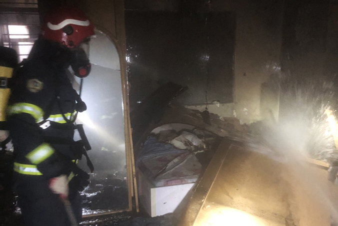  Giải cứu 3 người mắc kẹt trong ngôi nhà bị cháy ở Hà Nội
