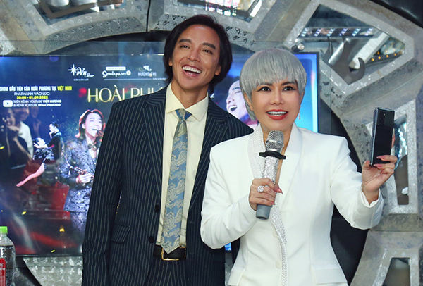 Vợ chồng Hoài Phương - Việt Hương ra mắt giới yêu nhạc với Liveshow “Hoài Phương in Concert”